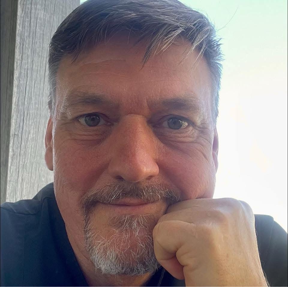 Image of Justyn Rowe, principal consultant for artworks.com.au